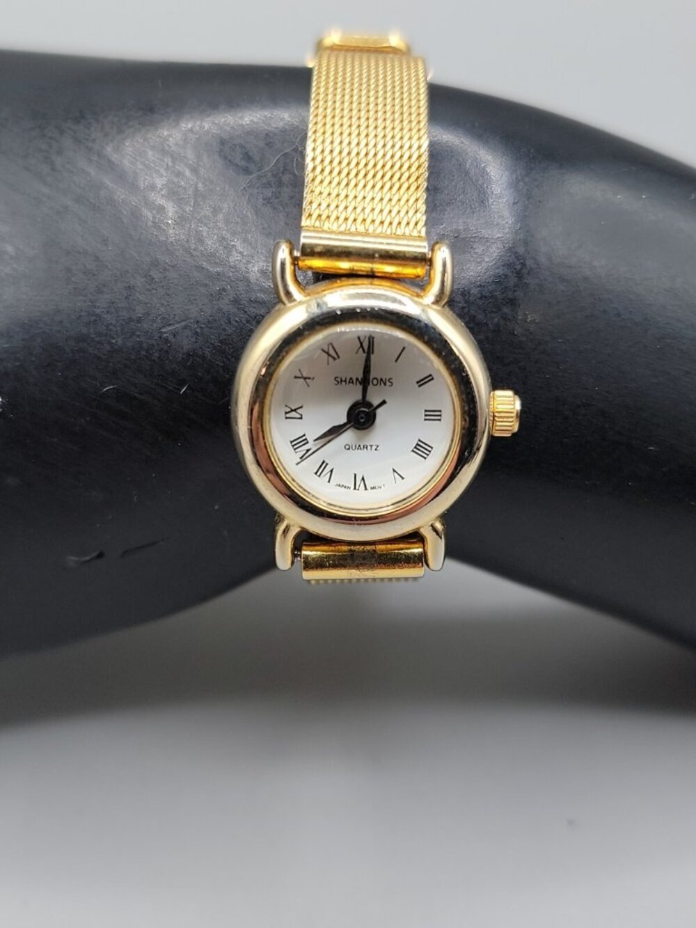 Vintage Shannons Ladies Watch Gold Tone Mesh Band Polished Case 20.5mm 7"